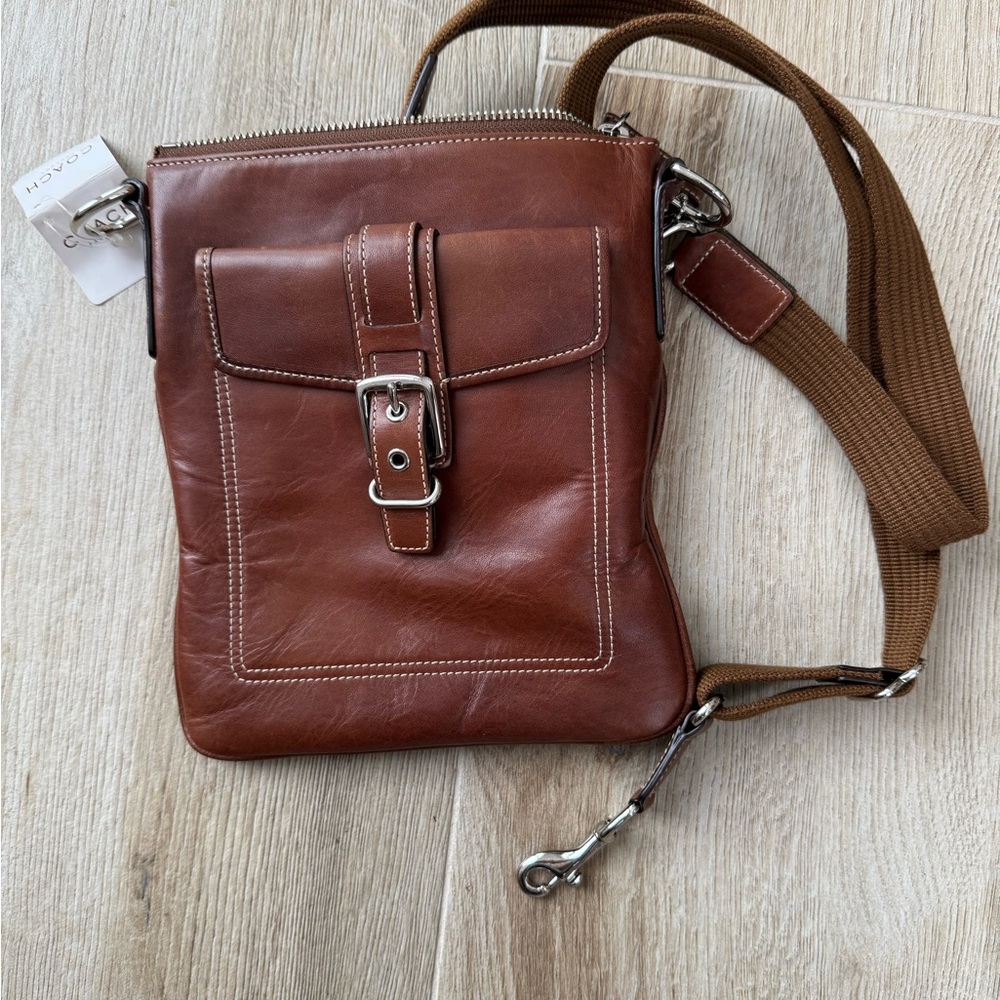 Coach Hampton Swing Pack - Picture 2 of 8